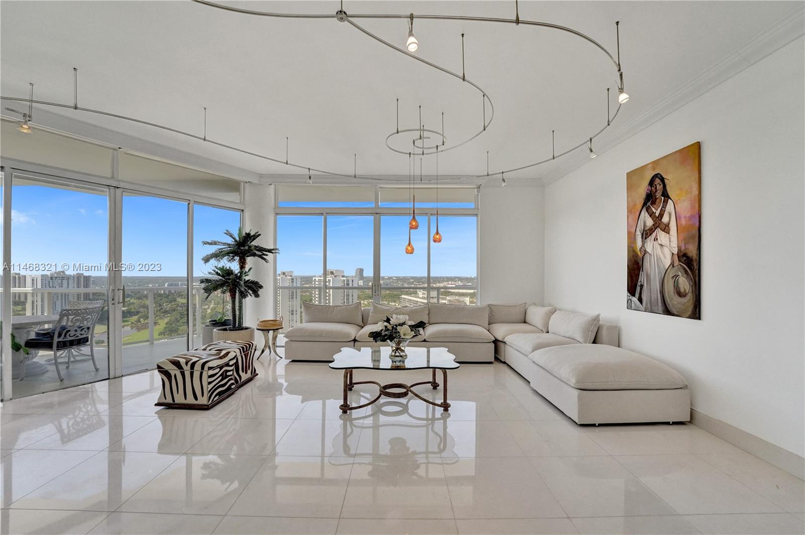 20281 E Country Club Dr Unit: TW7
