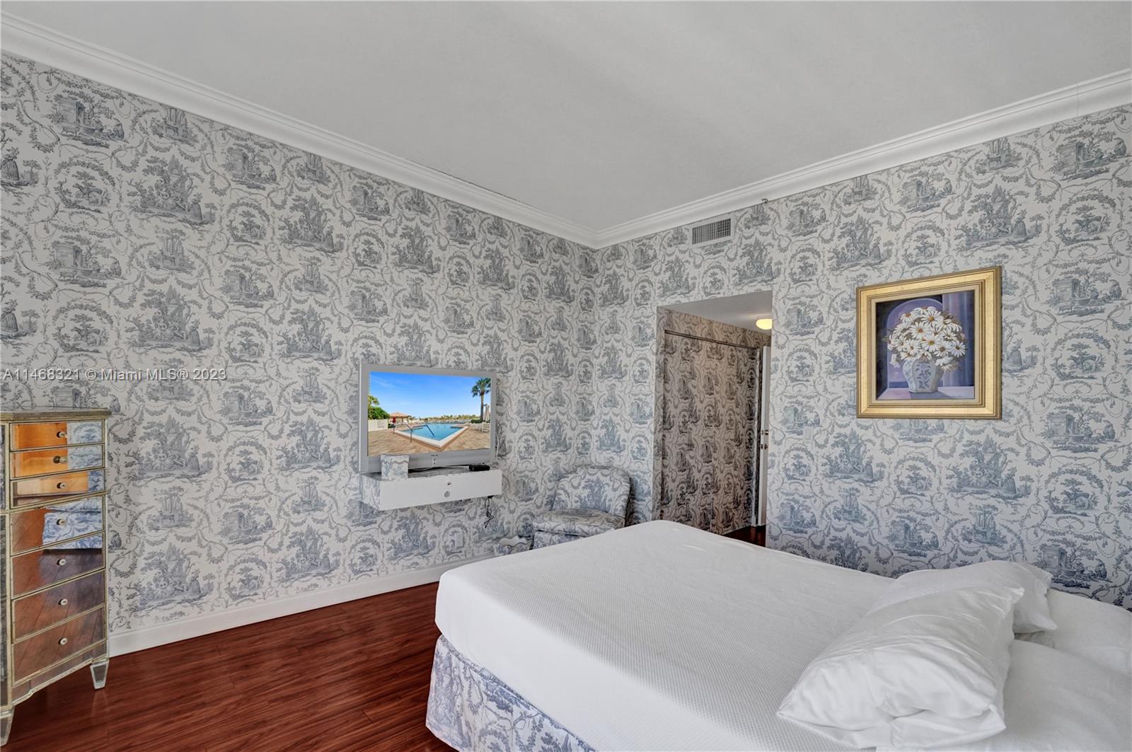 20281 E Country Club Dr Unit: TW7