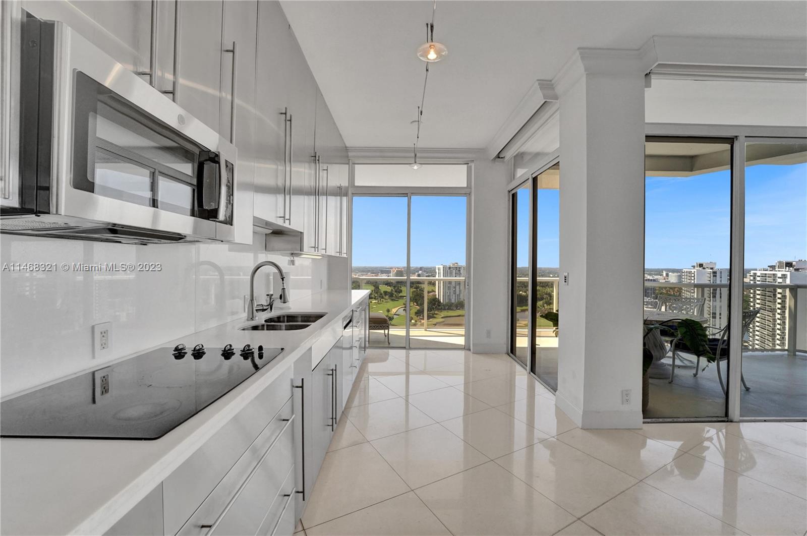 20281 E Country Club Dr Unit: TW7