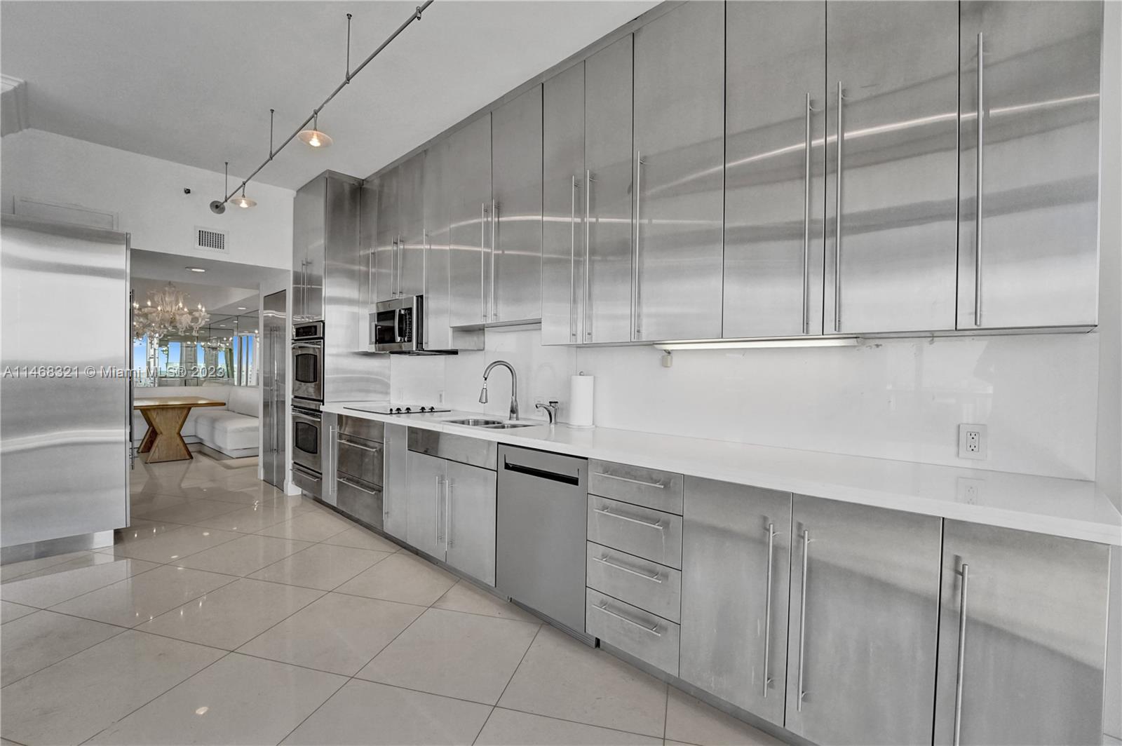 20281 E Country Club Dr Unit: TW7