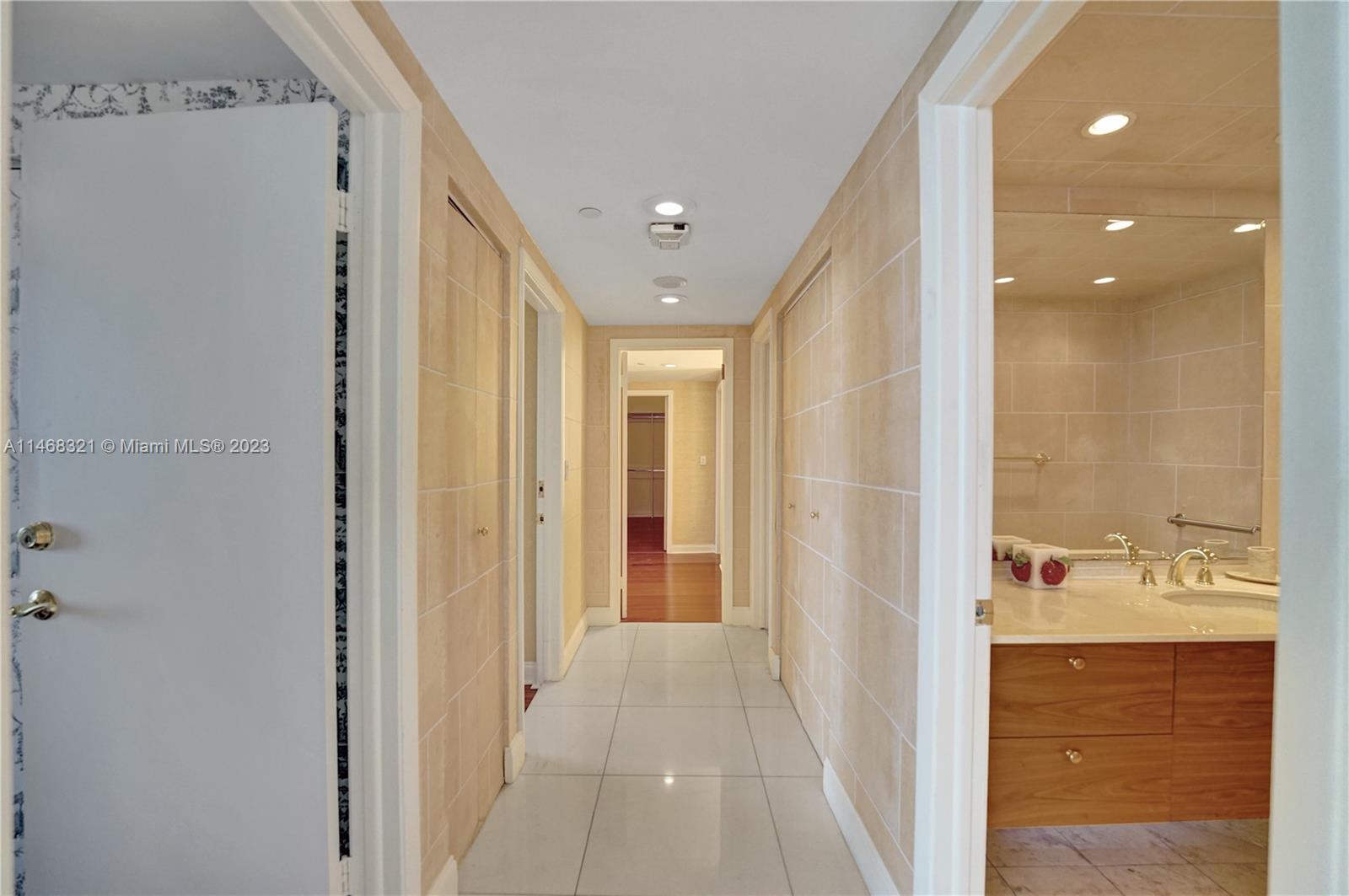 20281 E Country Club Dr Unit: TW7