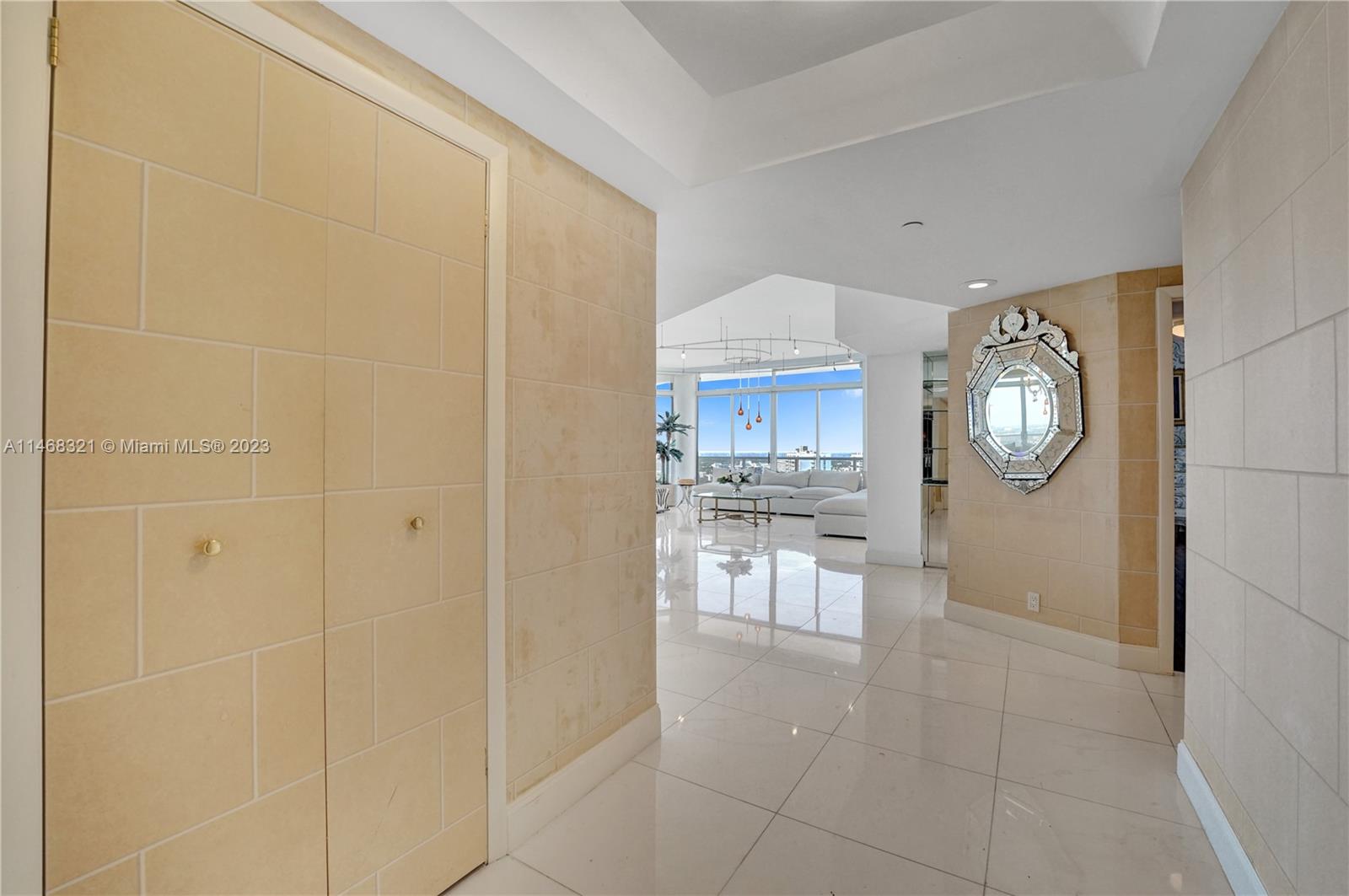 20281 E Country Club Dr Unit: TW7