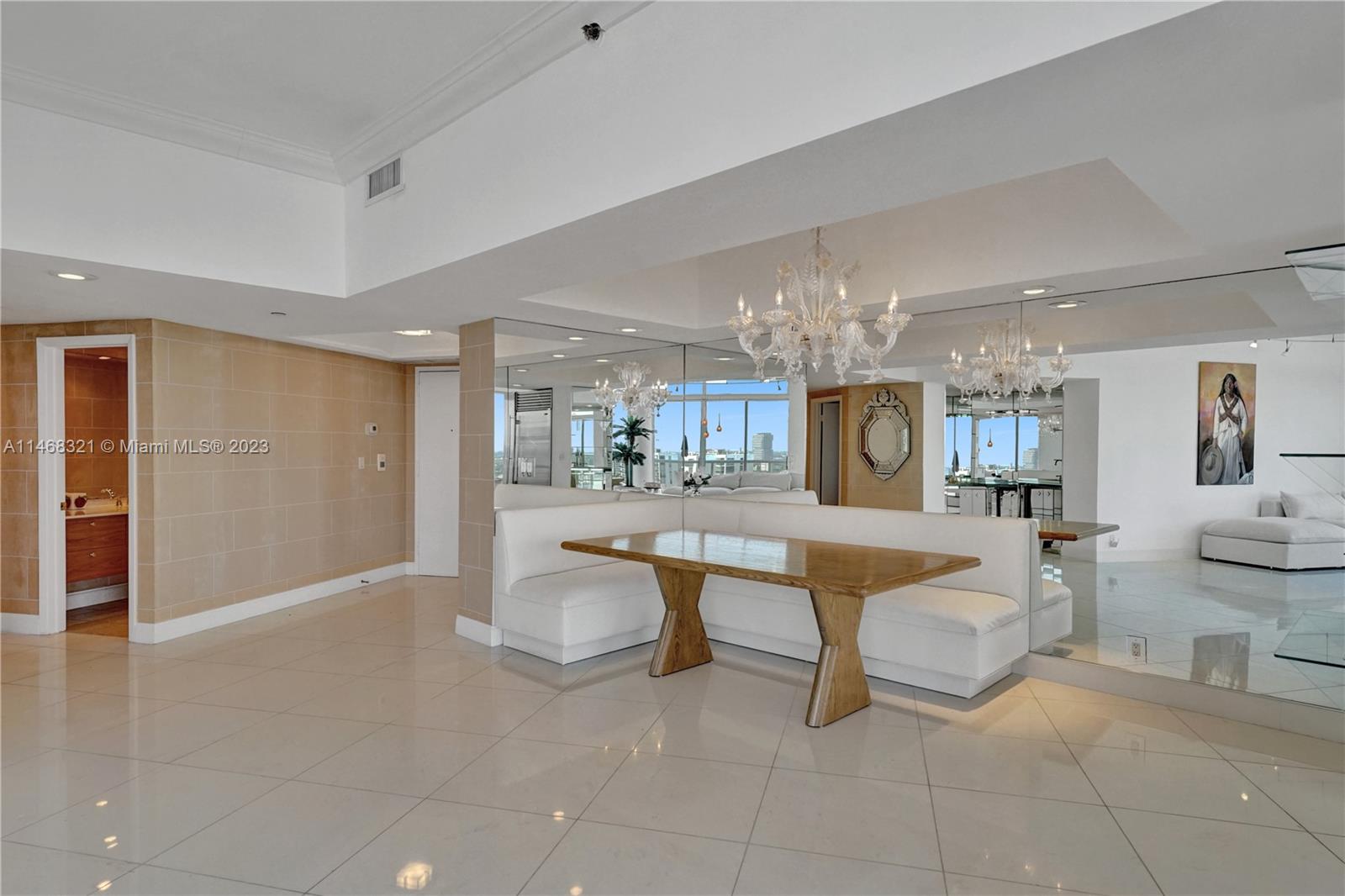 20281 E Country Club Dr Unit: TW7