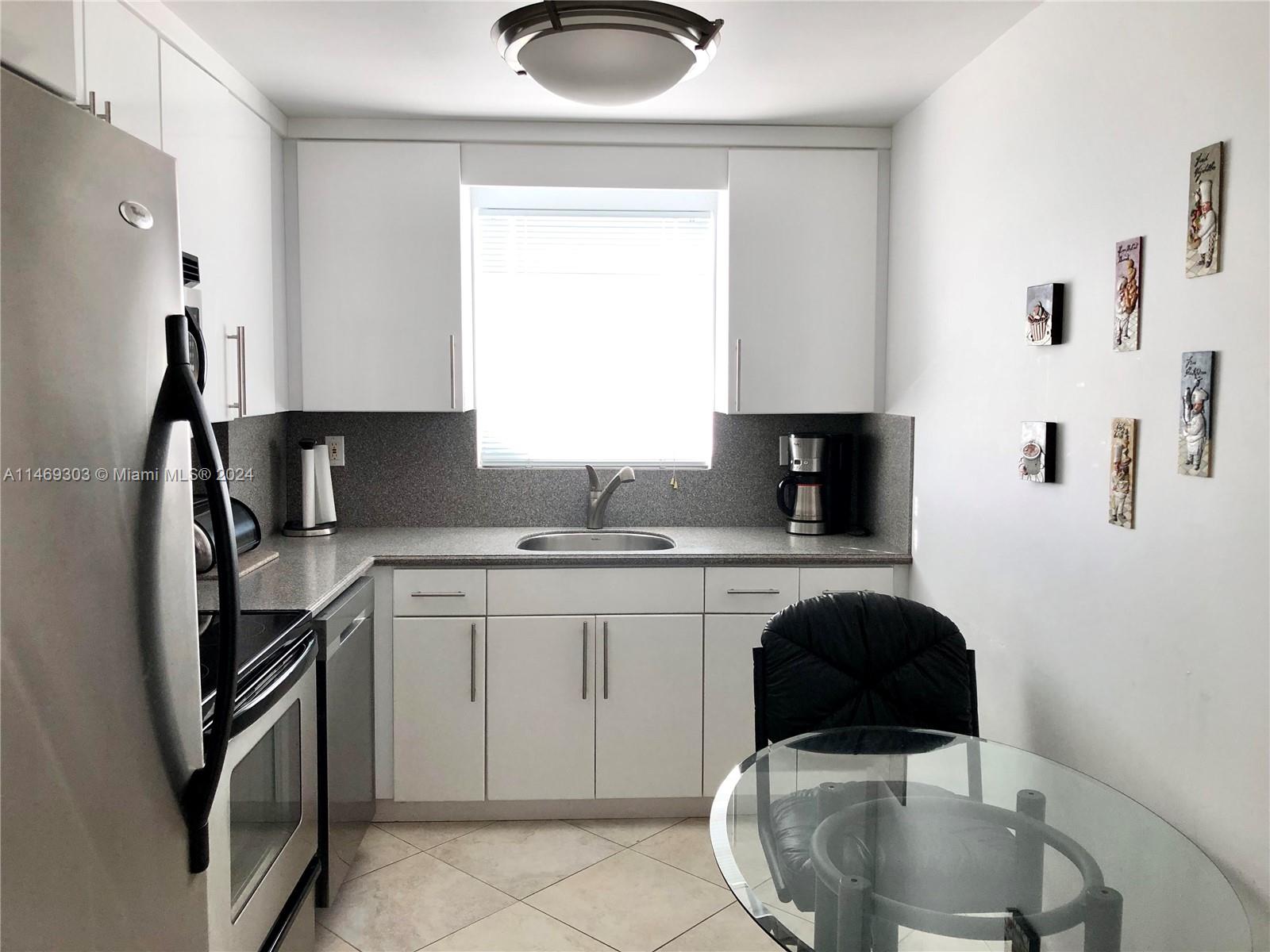 137 Golden Isles Dr Unit: 810