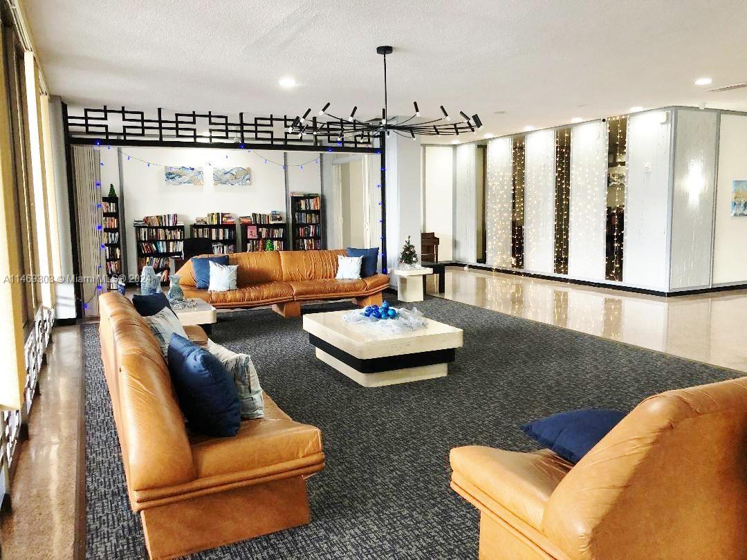 137 Golden Isles Dr Unit: 810