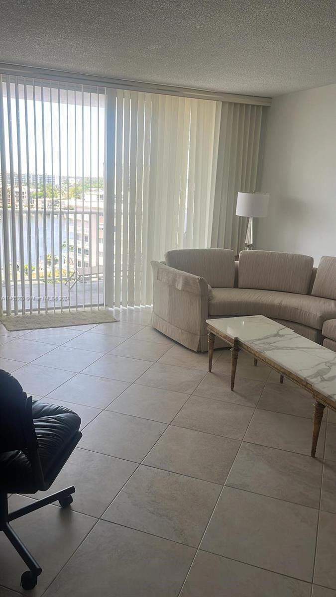 137 Golden Isles Dr Unit: 810