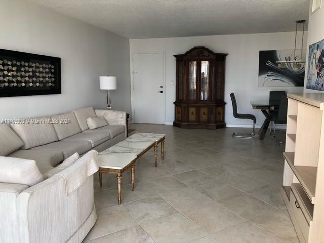 137 Golden Isles Dr Unit: 810