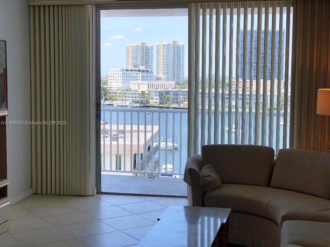 137 Golden Isles Dr Unit: 810
