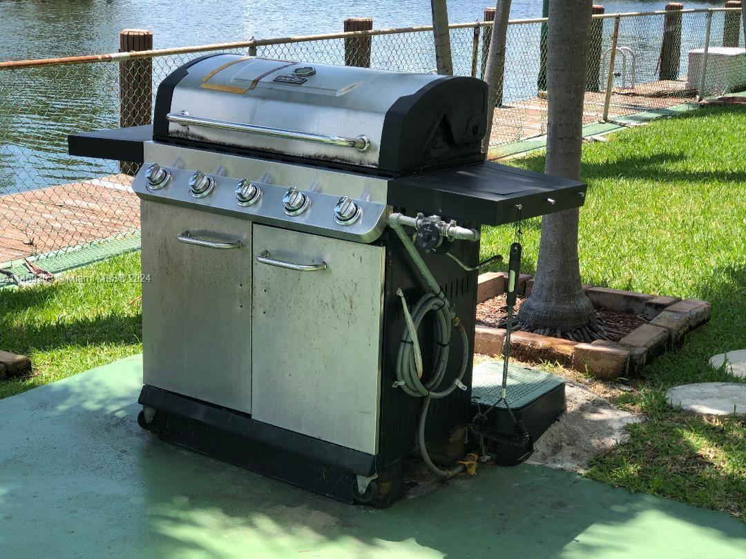 137 Golden Isles Dr Unit: 810