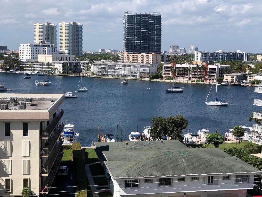 137 Golden Isles Dr Unit: 810