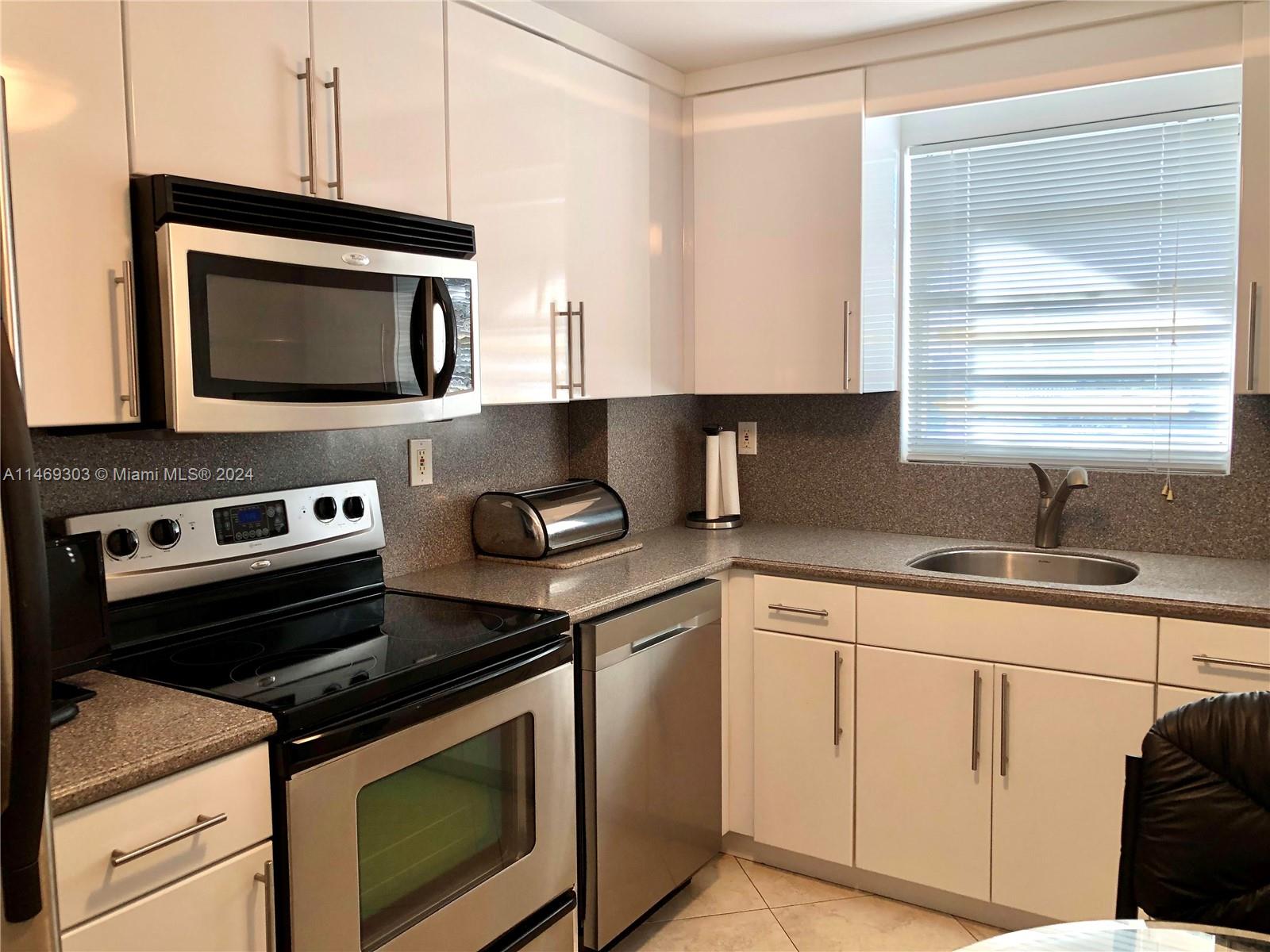 137 Golden Isles Dr Unit: 810