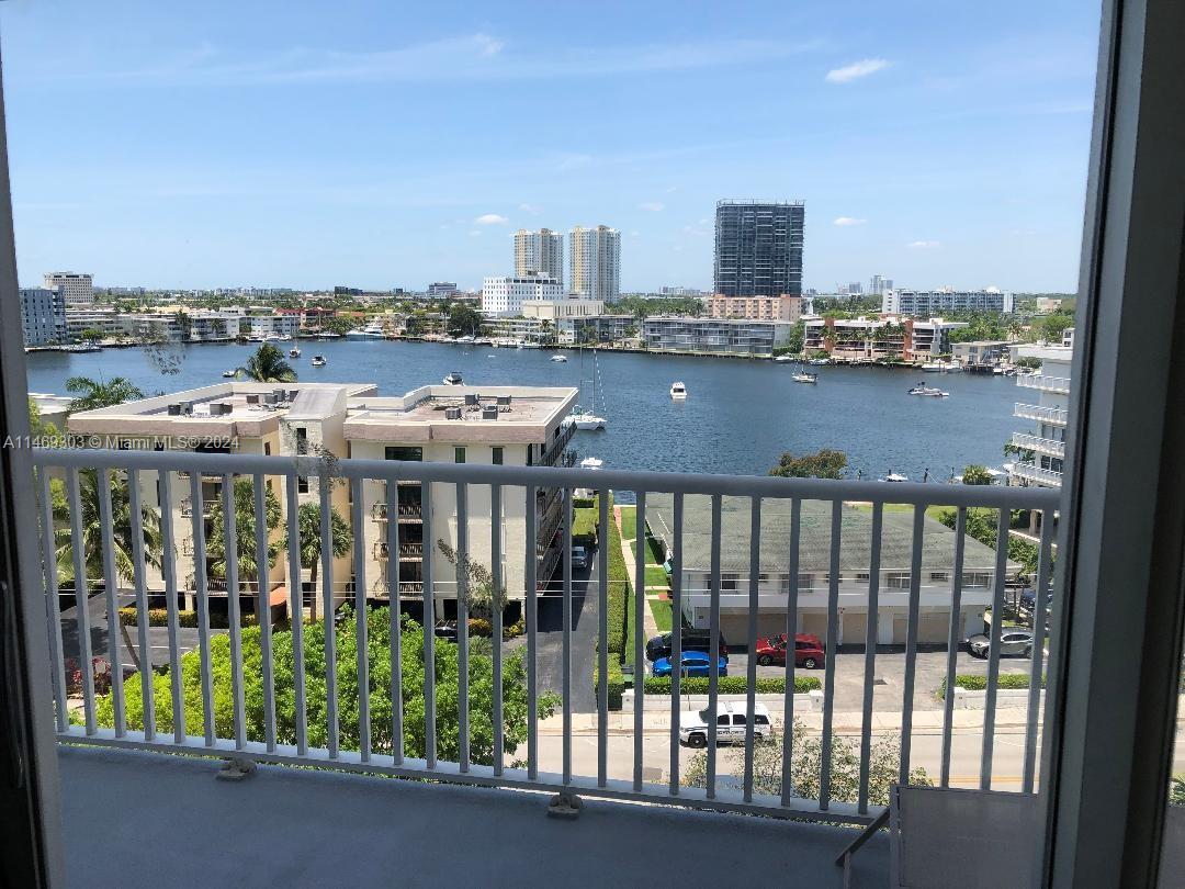 137 Golden Isles Dr Unit: 810