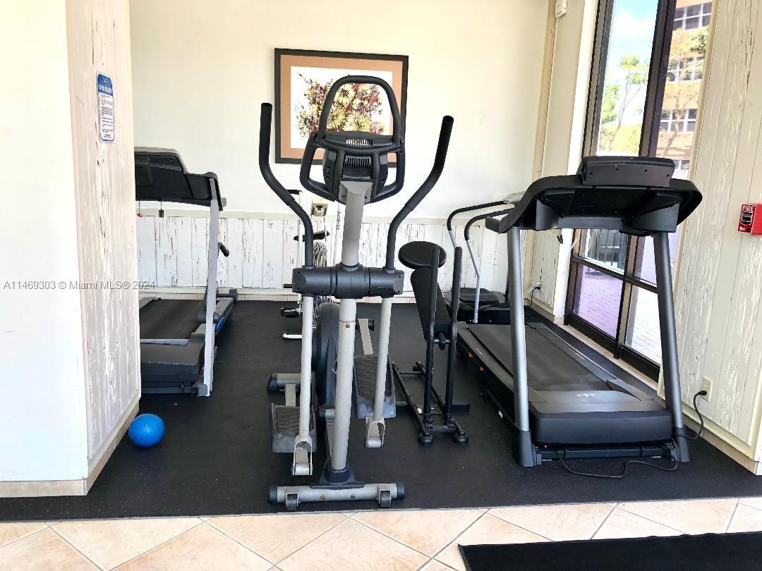 137 Golden Isles Dr Unit: 810