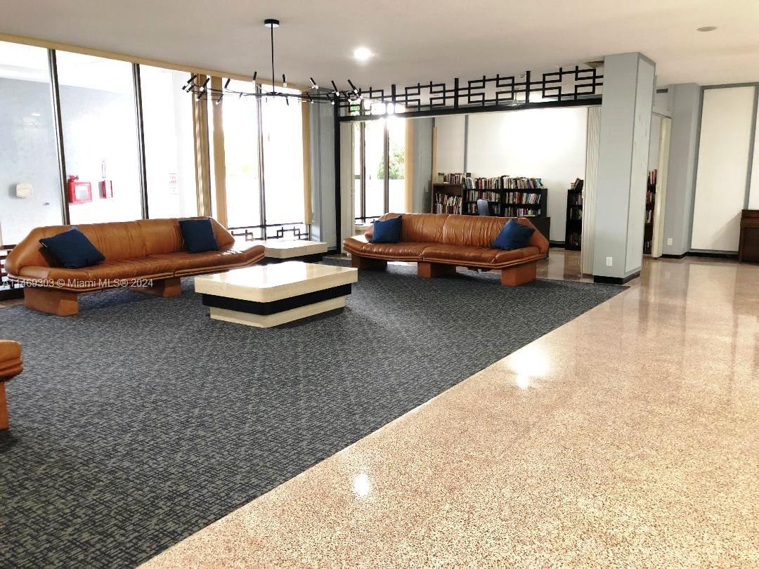 137 Golden Isles Dr Unit: 810