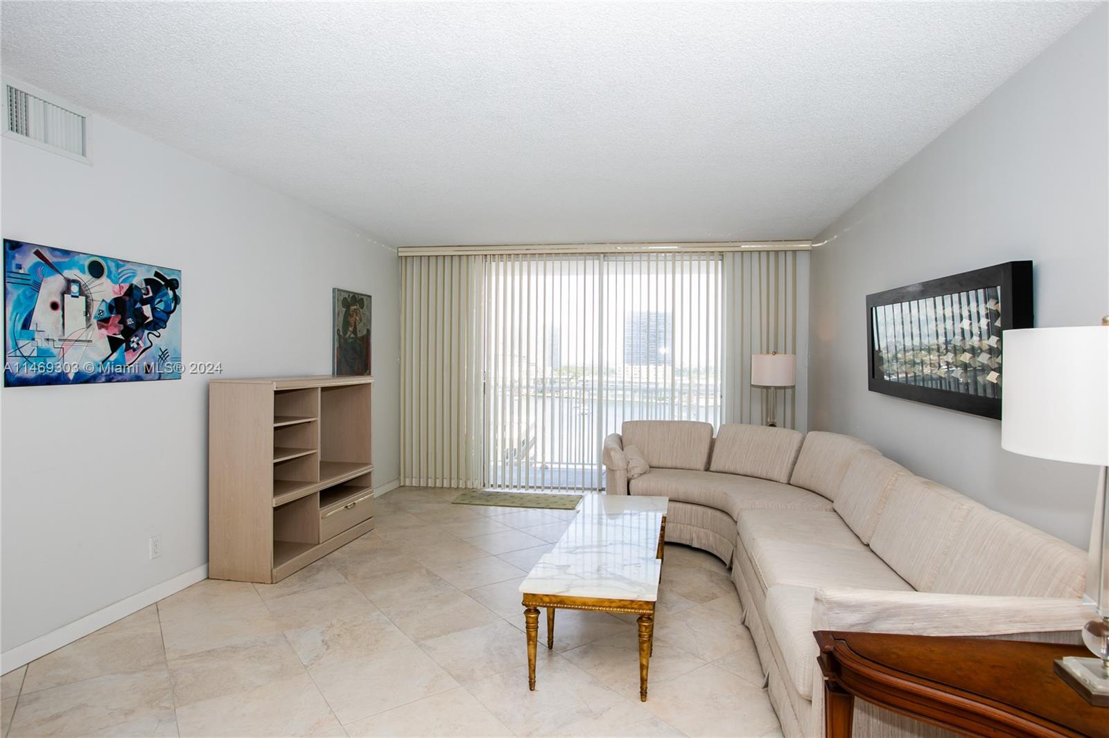 137 Golden Isles Dr Unit: 810