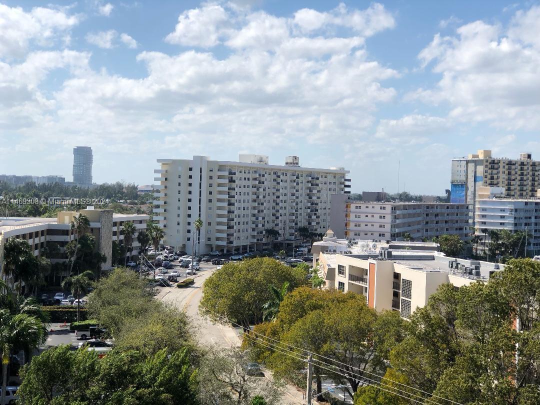 137 Golden Isles Dr Unit: 810