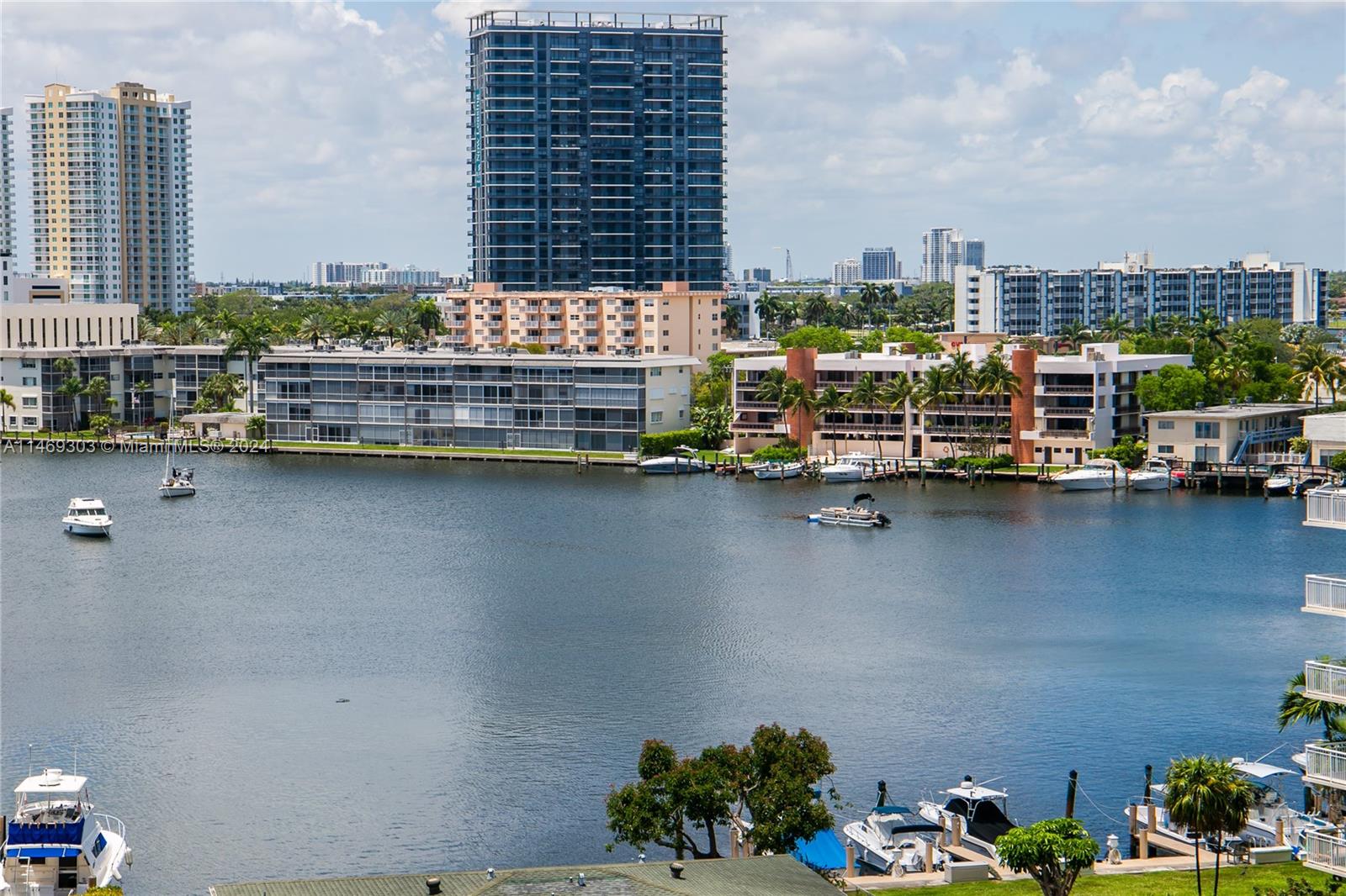 137 Golden Isles Dr Unit: 810