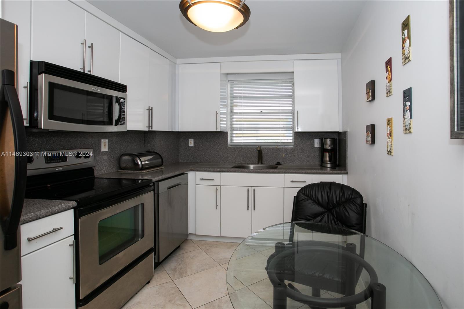 137 Golden Isles Dr Unit: 810