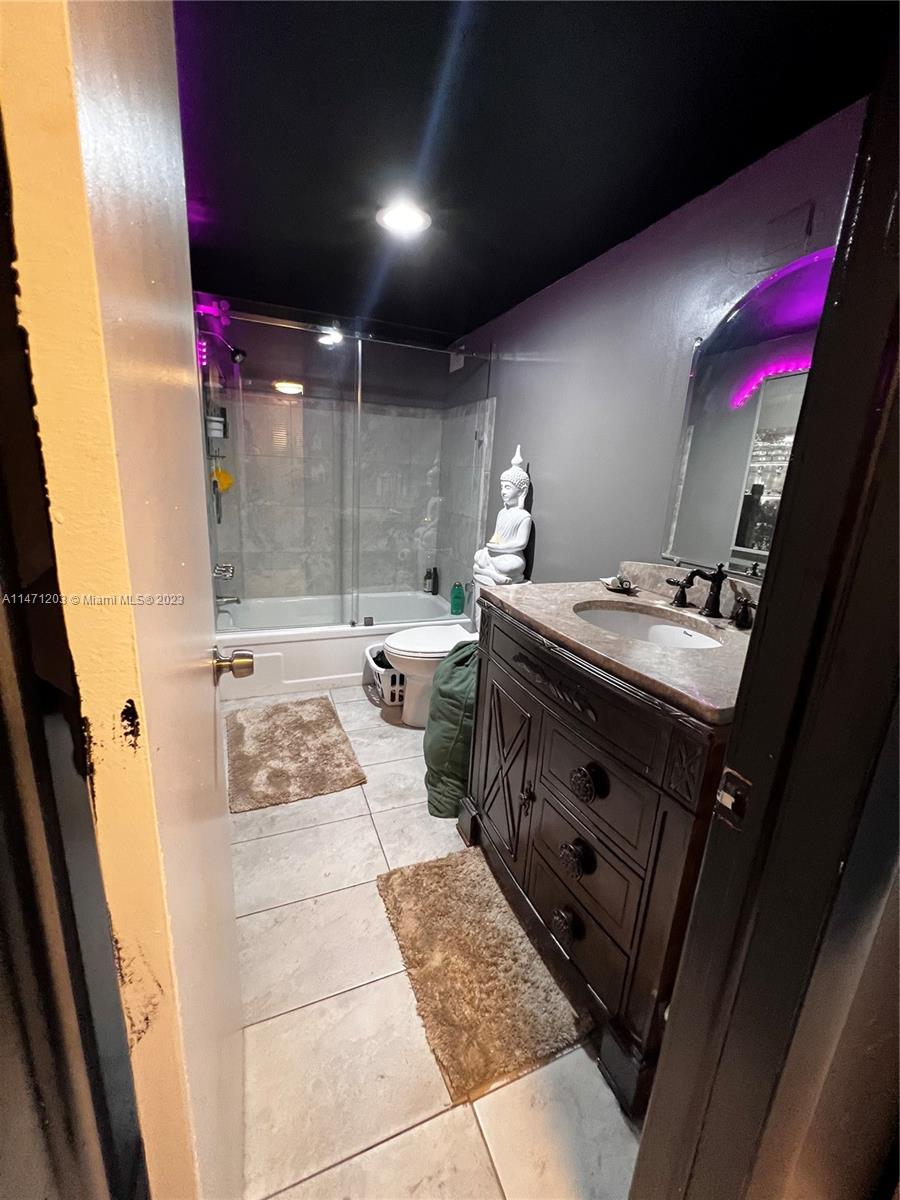 4320 Washington St Unit: 317
