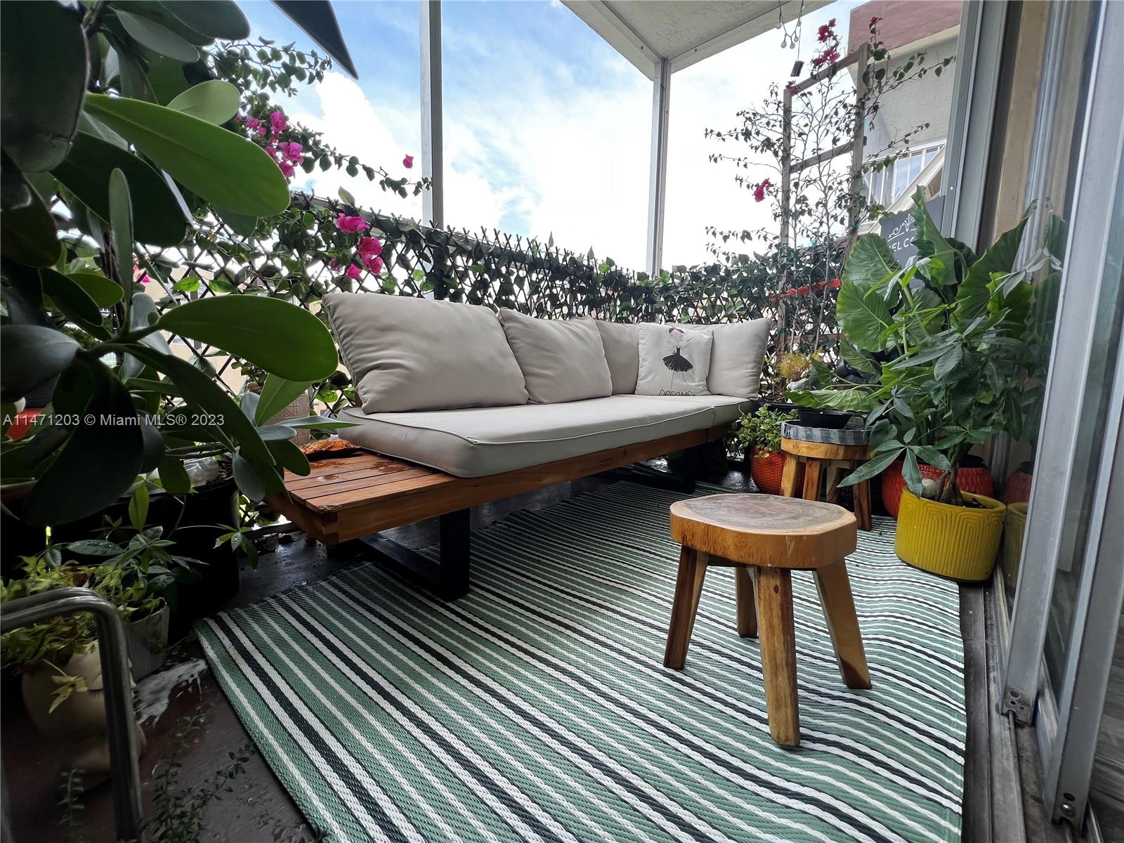 4320 Washington St Unit: 317