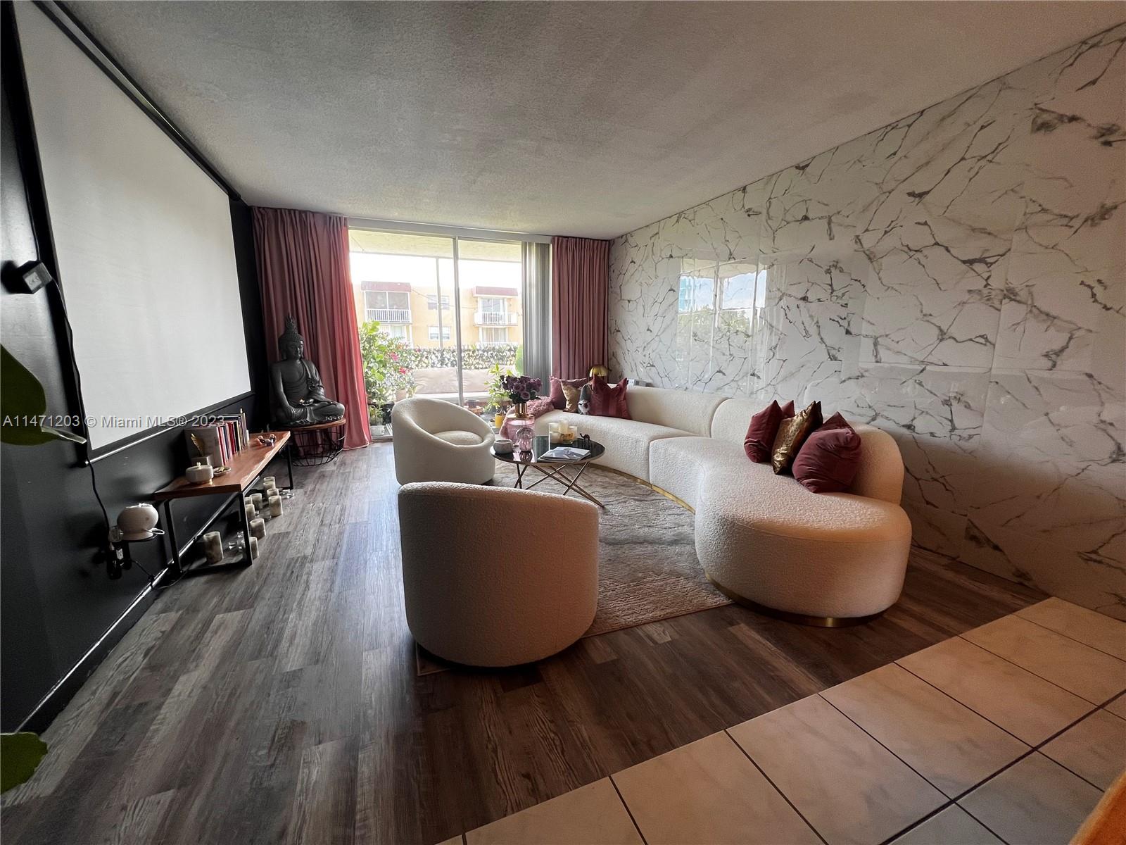 4320 Washington St Unit: 317