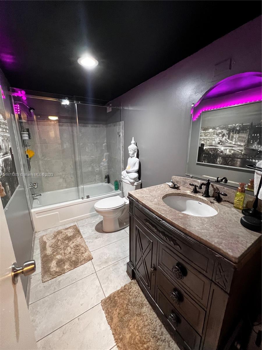 4320 Washington St Unit: 317