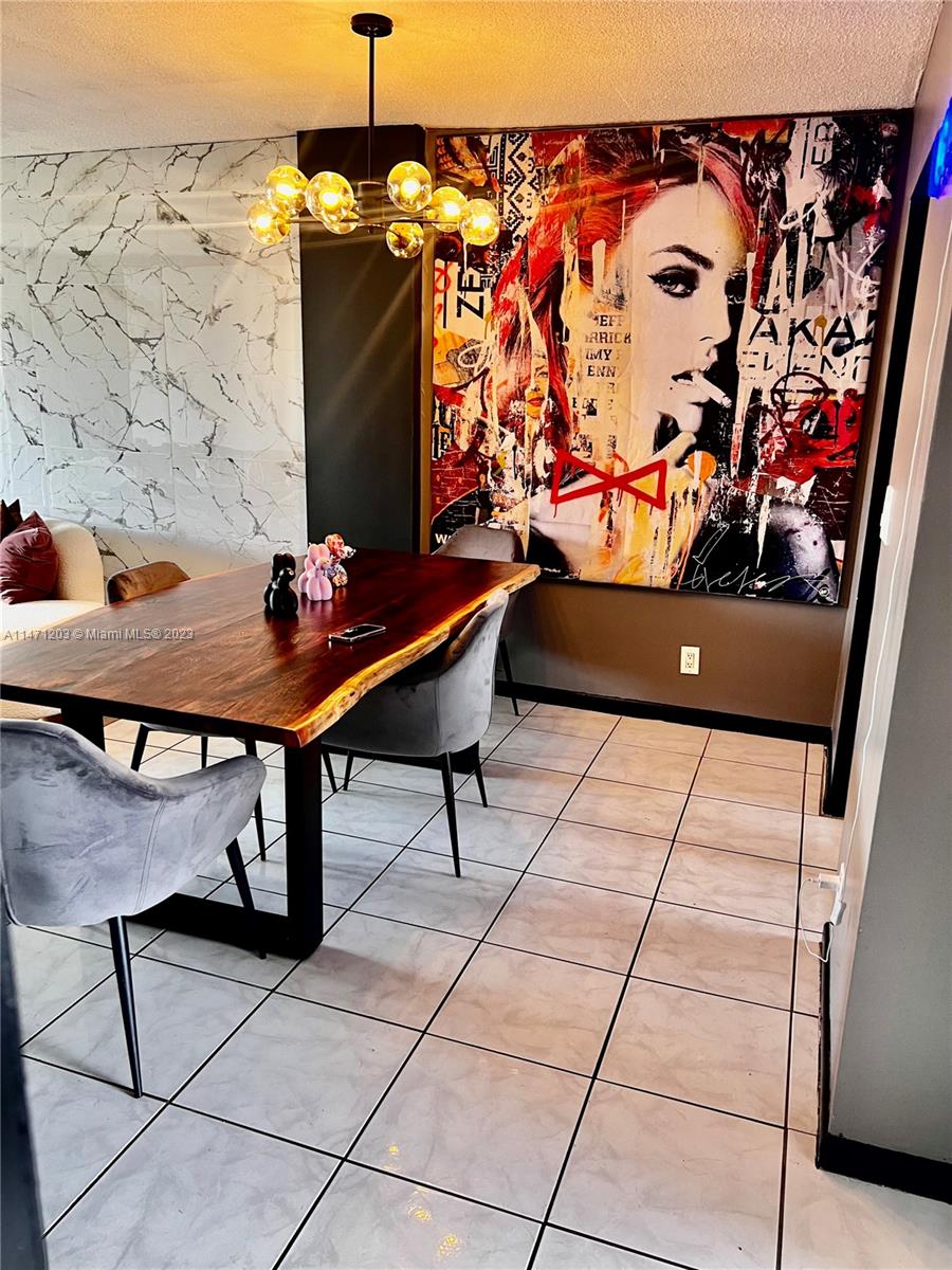 4320 Washington St Unit: 317