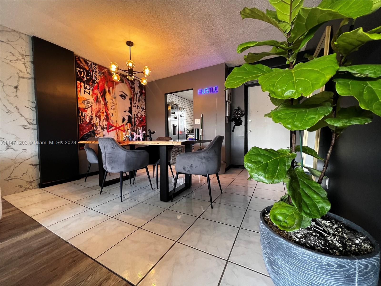 4320 Washington St Unit: 317