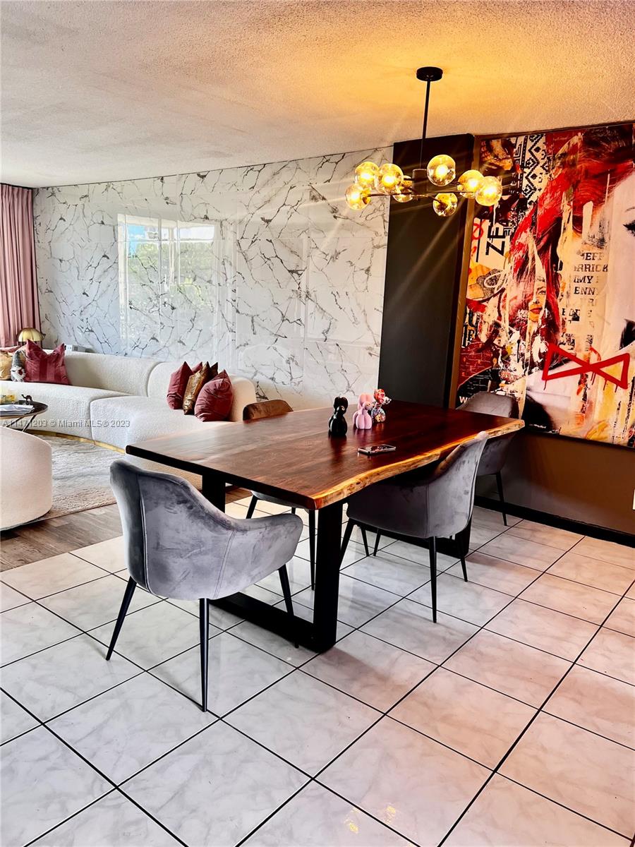 4320 Washington St Unit: 317