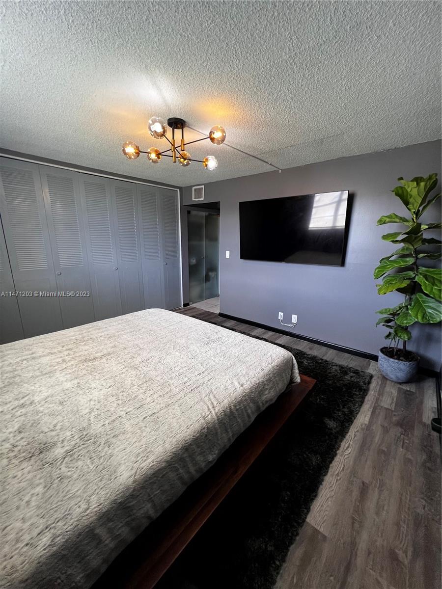 4320 Washington St Unit: 317
