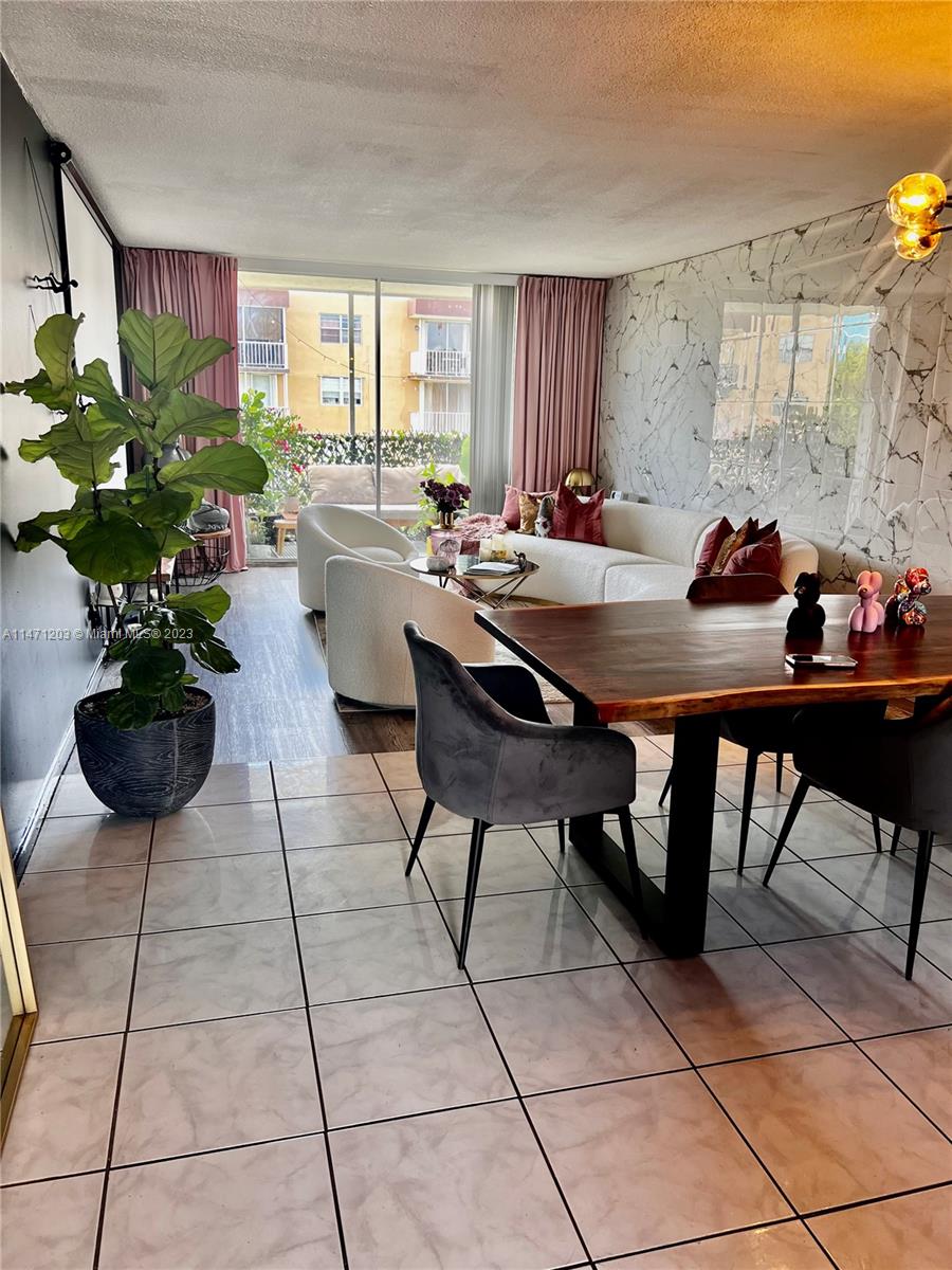 4320 Washington St Unit: 317