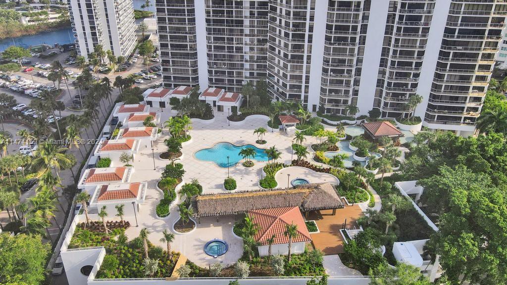 20281 E Country Club Dr Unit: 2010