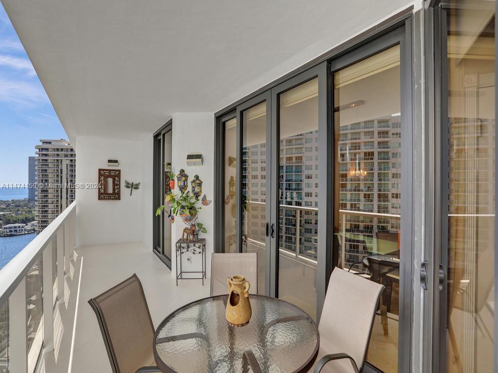 20281 E Country Club Dr Unit: 2010