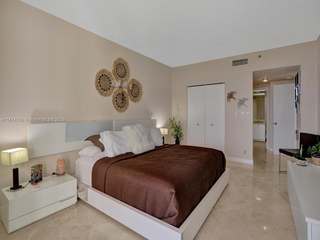 20281 E Country Club Dr Unit: 2010