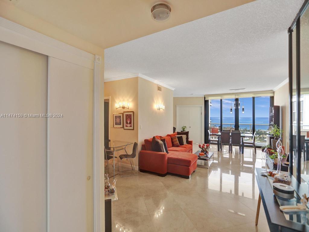20281 E Country Club Dr Unit: 2010
