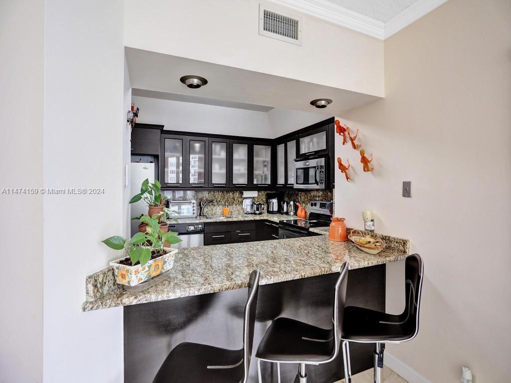 20281 E Country Club Dr Unit: 2010