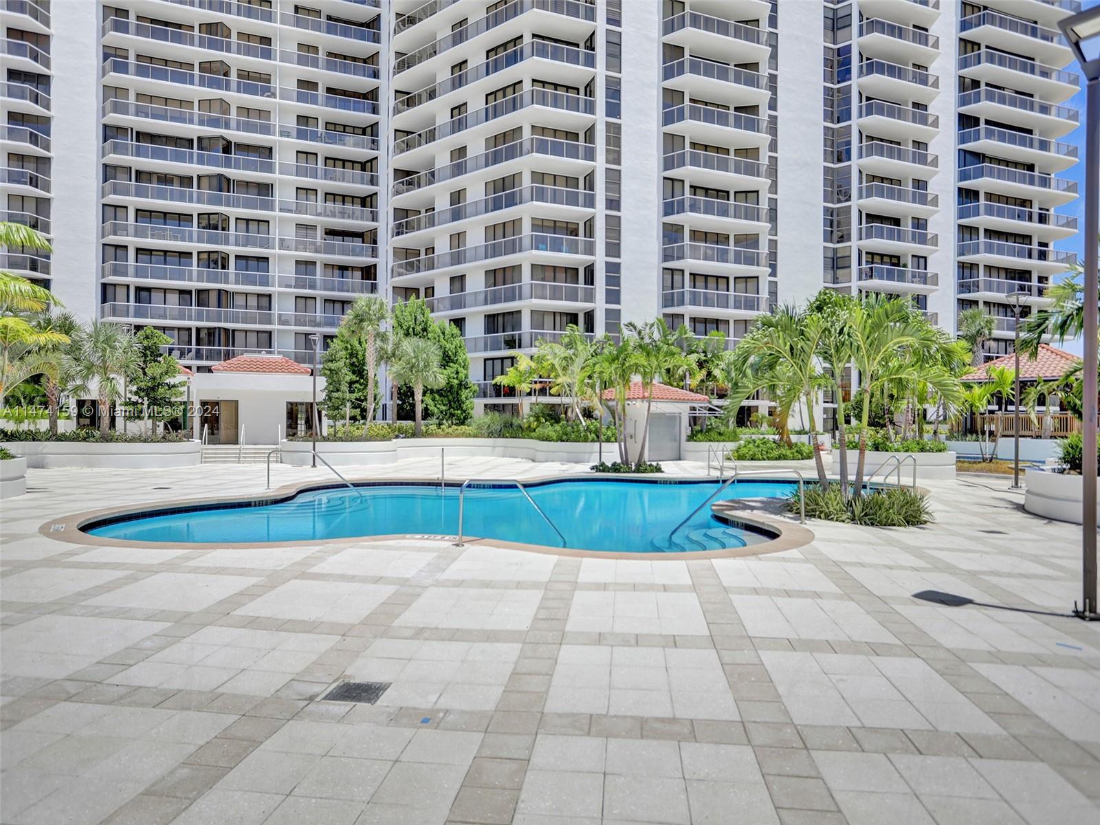 20281 E Country Club Dr Unit: 2010