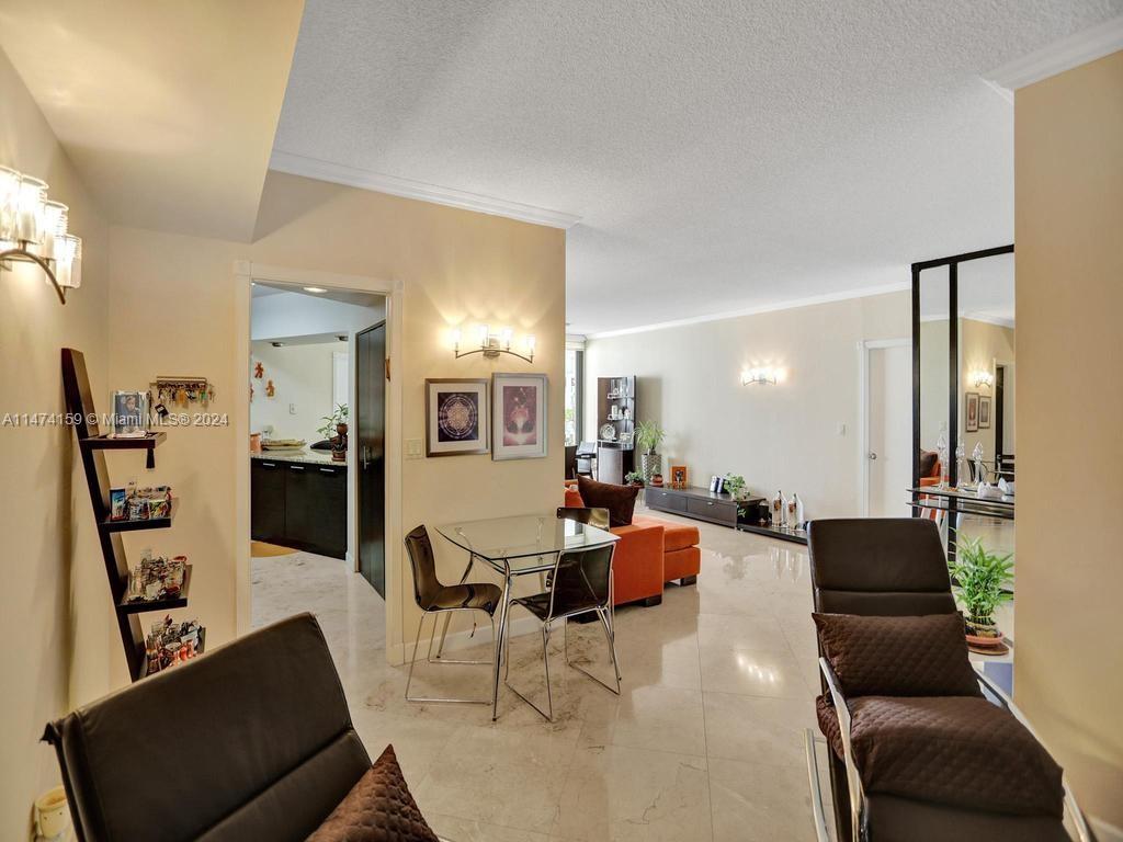20281 E Country Club Dr Unit: 2010