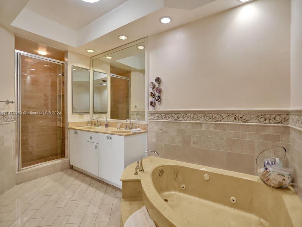20281 E Country Club Dr Unit: 2010