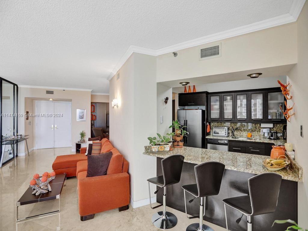 20281 E Country Club Dr Unit: 2010