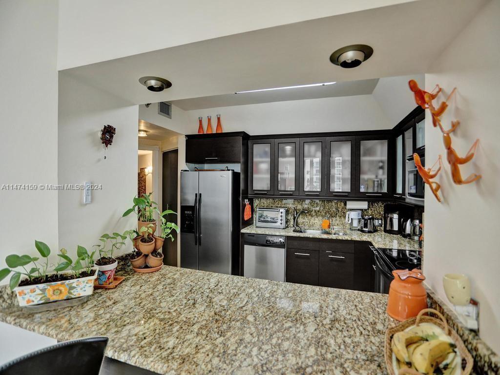 20281 E Country Club Dr Unit: 2010