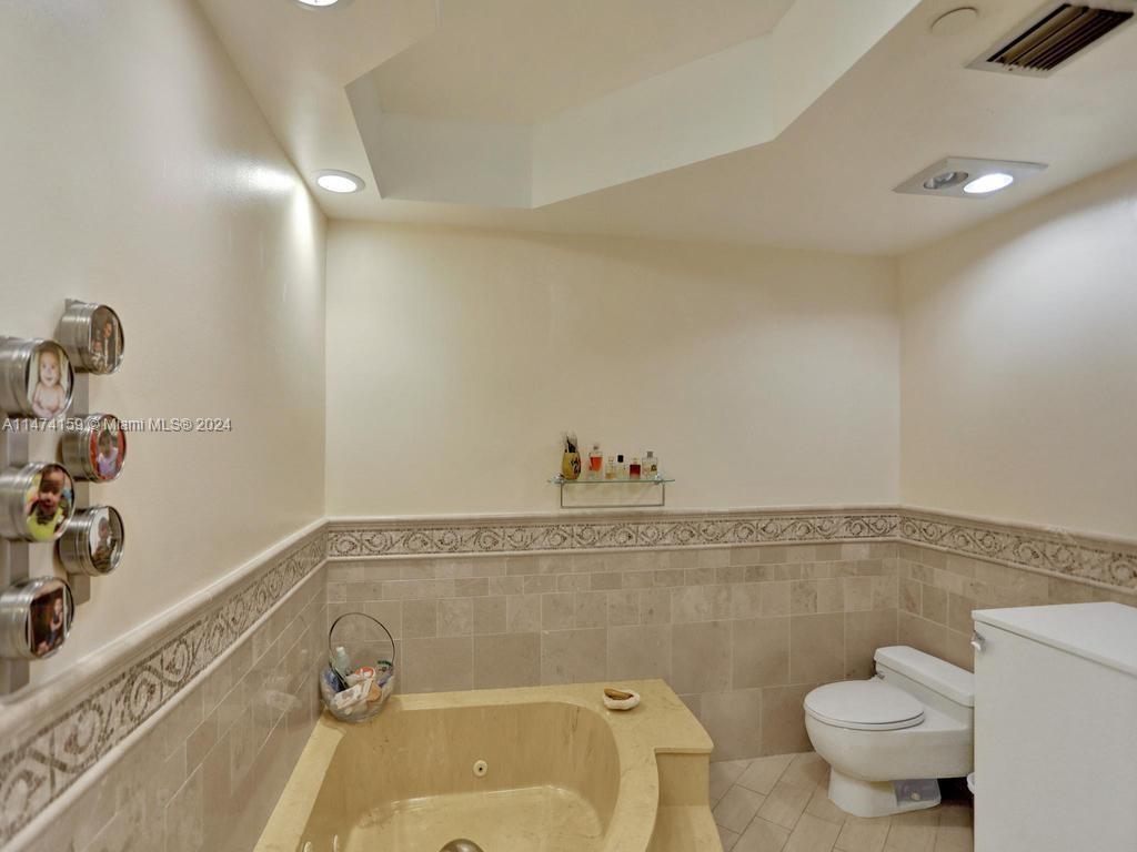 20281 E Country Club Dr Unit: 2010