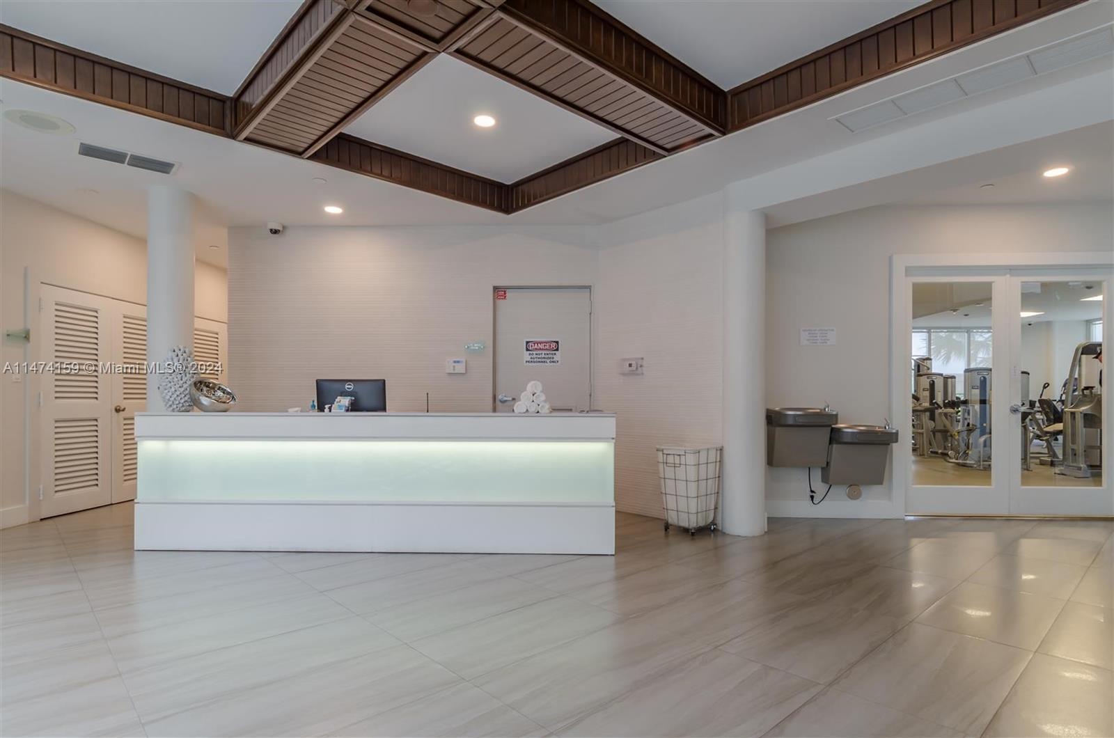 20281 E Country Club Dr Unit: 2010
