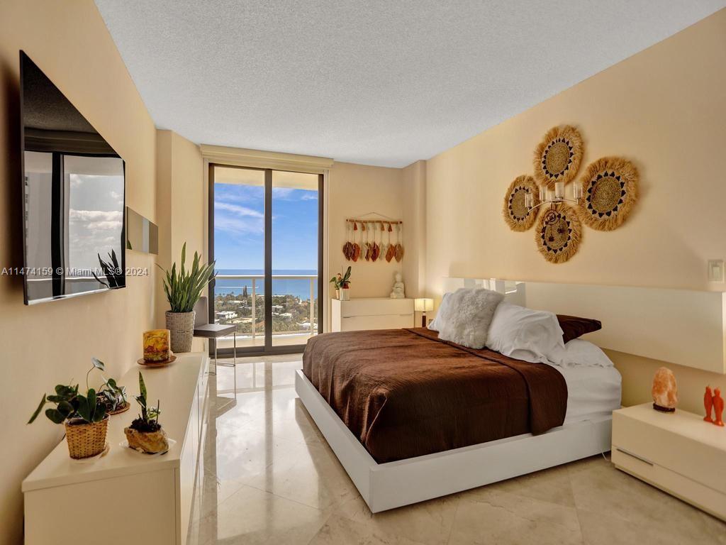 20281 E Country Club Dr Unit: 2010