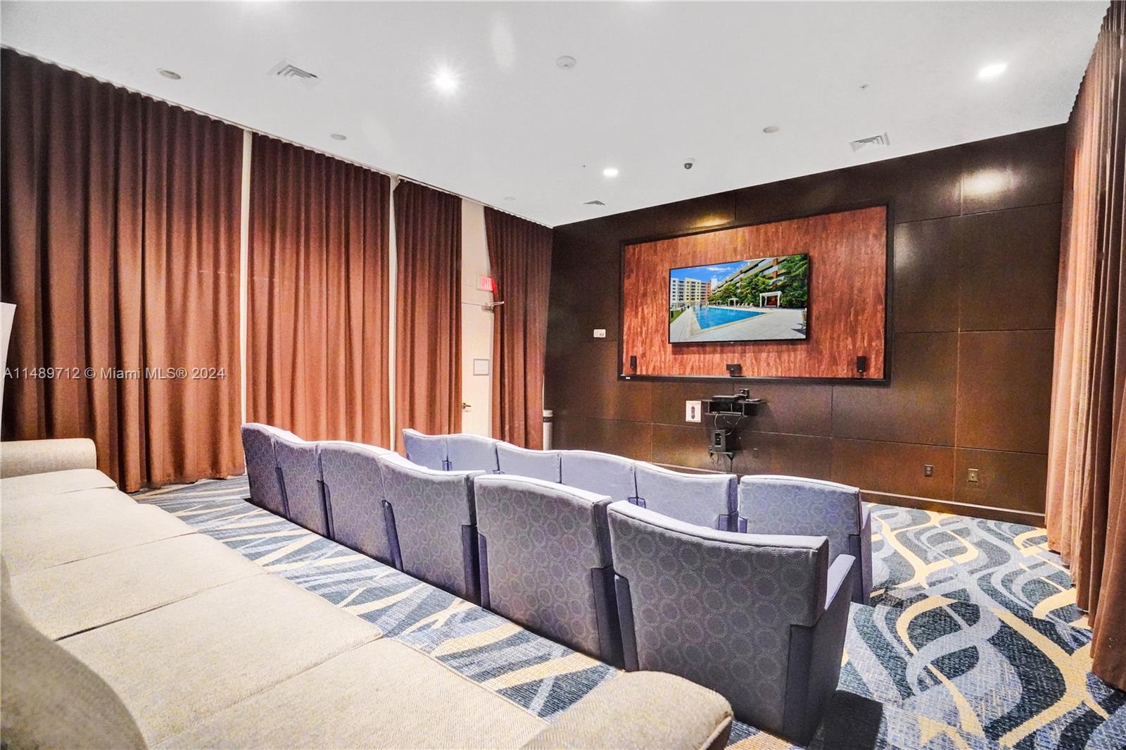 2775 NE 187th St Unit: 120