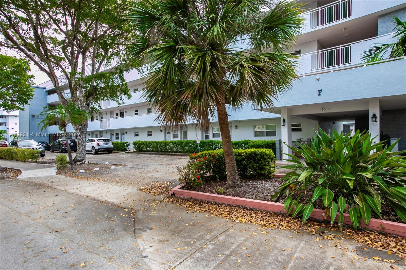 3550 NE 169th St Unit: F-402