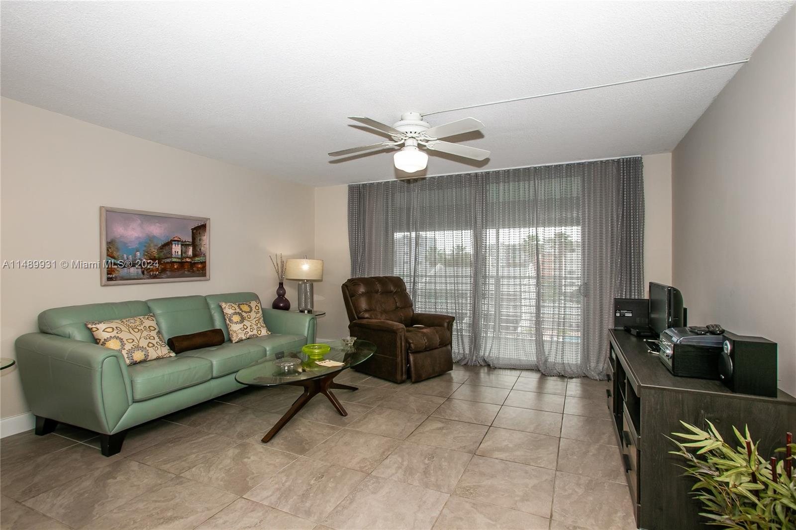 3550 NE 169th St Unit: F-402