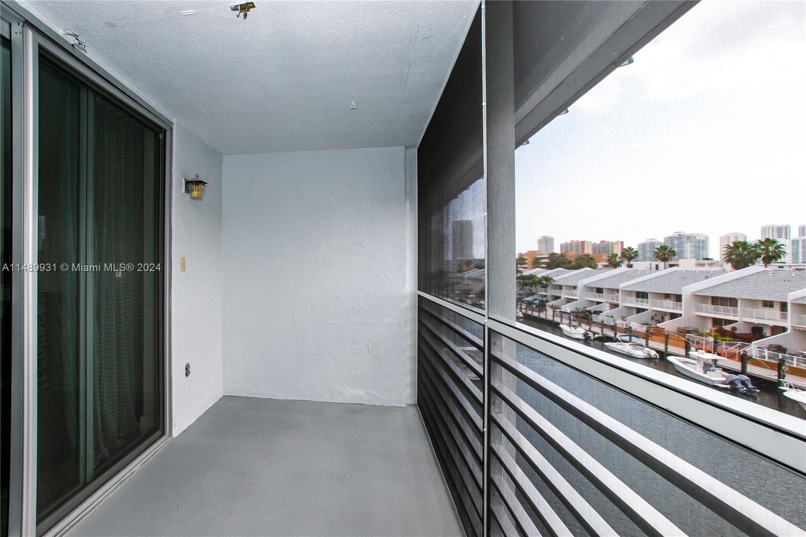 3550 NE 169th St Unit: F-402