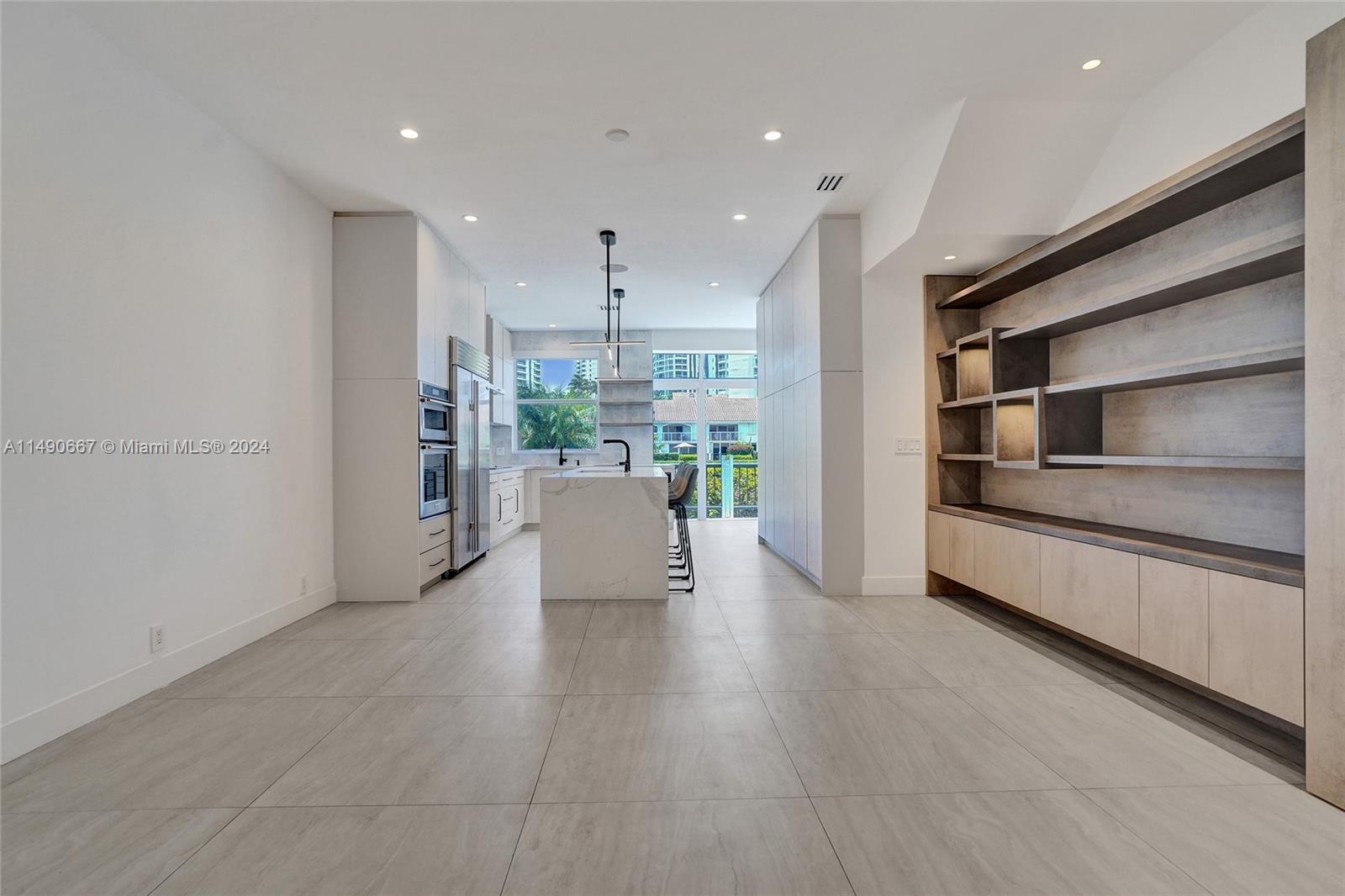 3757 NE 208th Ter