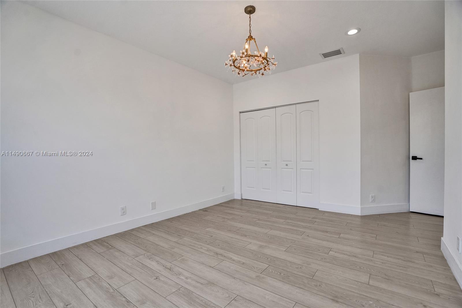 3757 NE 208th Ter